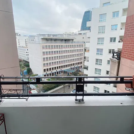 Comfortable 50 M With Parking